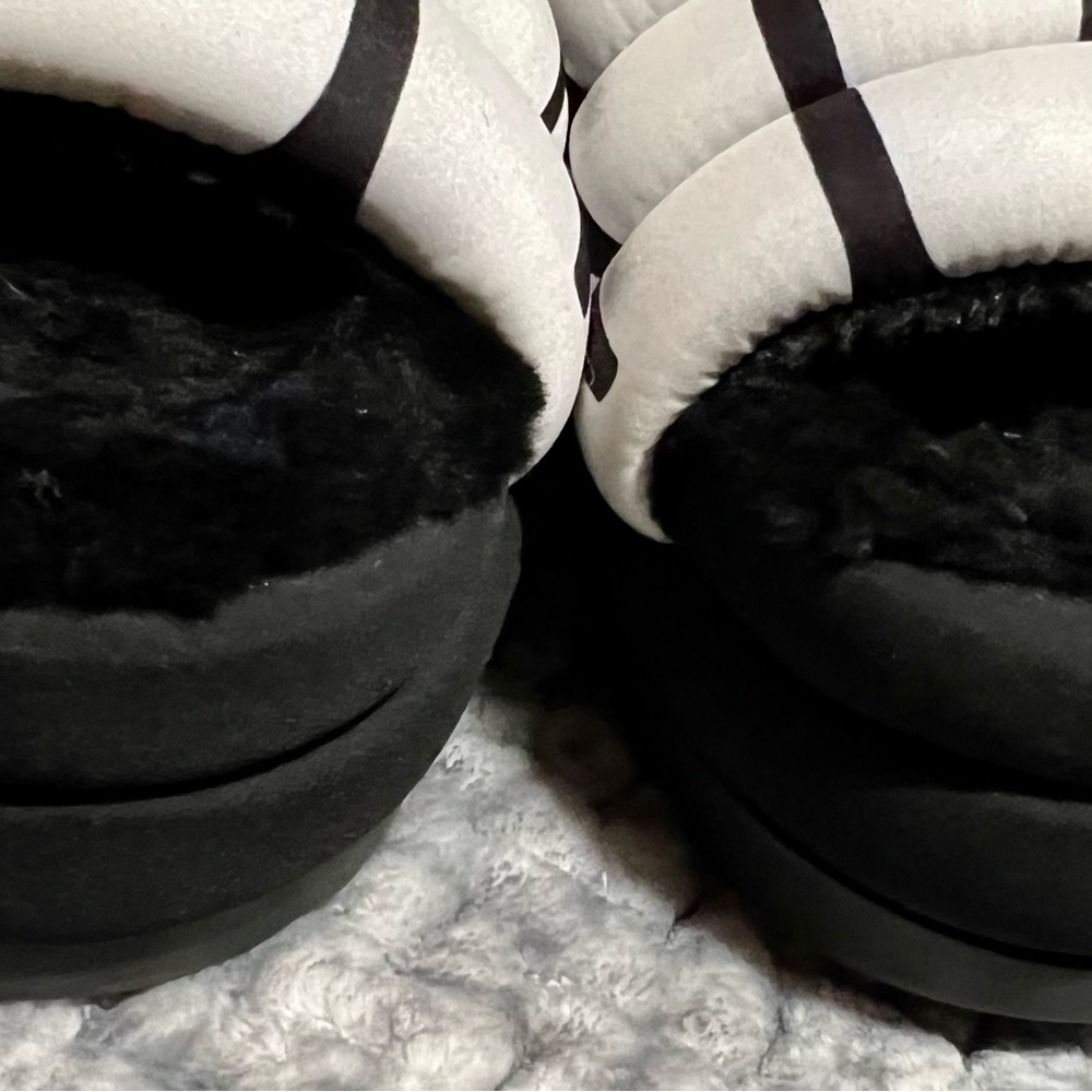 UGG Black and White Puffer Slides Size Woman’s 7. - Picture 9 of 10